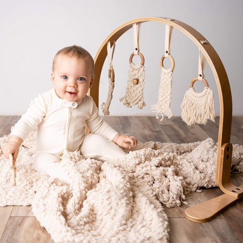 http://www.modernnursery.com/cdn/shop/collections/baby-toys.jpg?v=1618255990