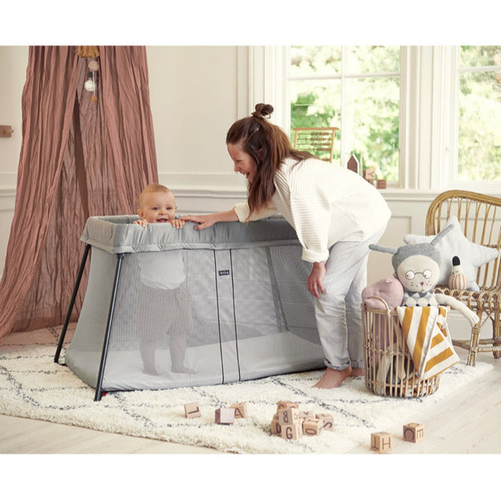 Travel Crib Light + Fitted Sheet Bundle