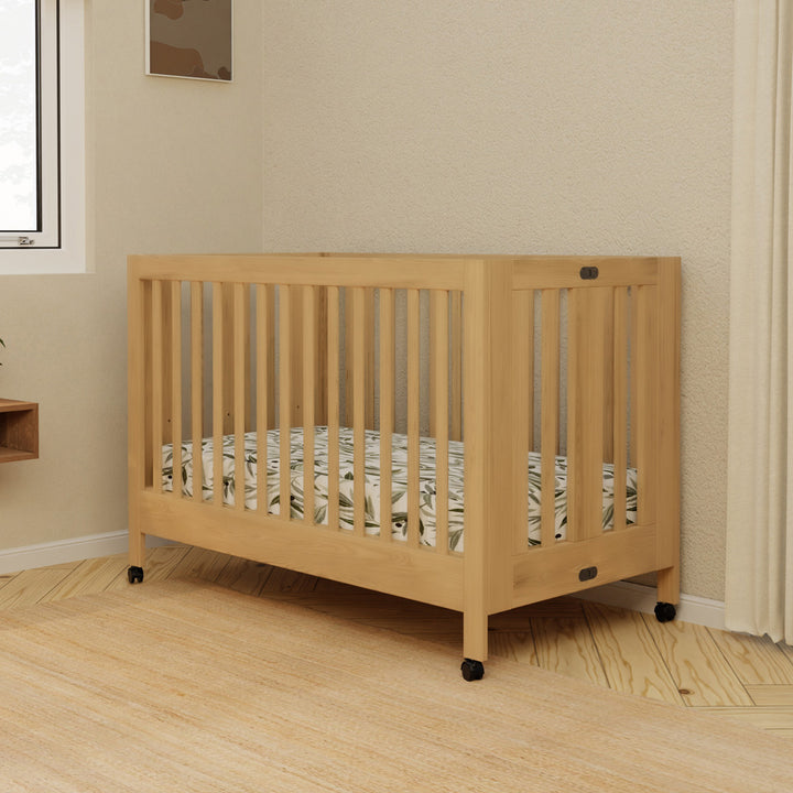 Maki Full-Size Folding Crib + Conversion Kit