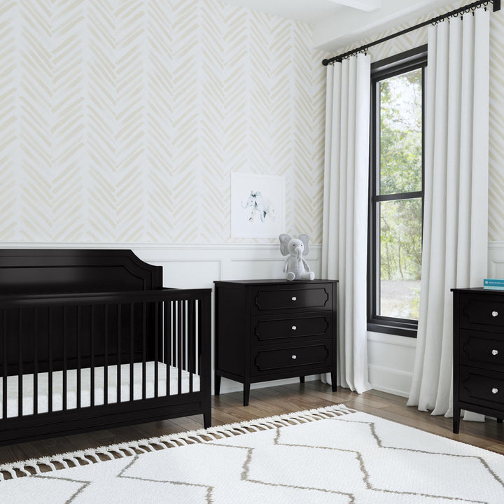 Chloe Regency 4-in-1 Convertible Crib