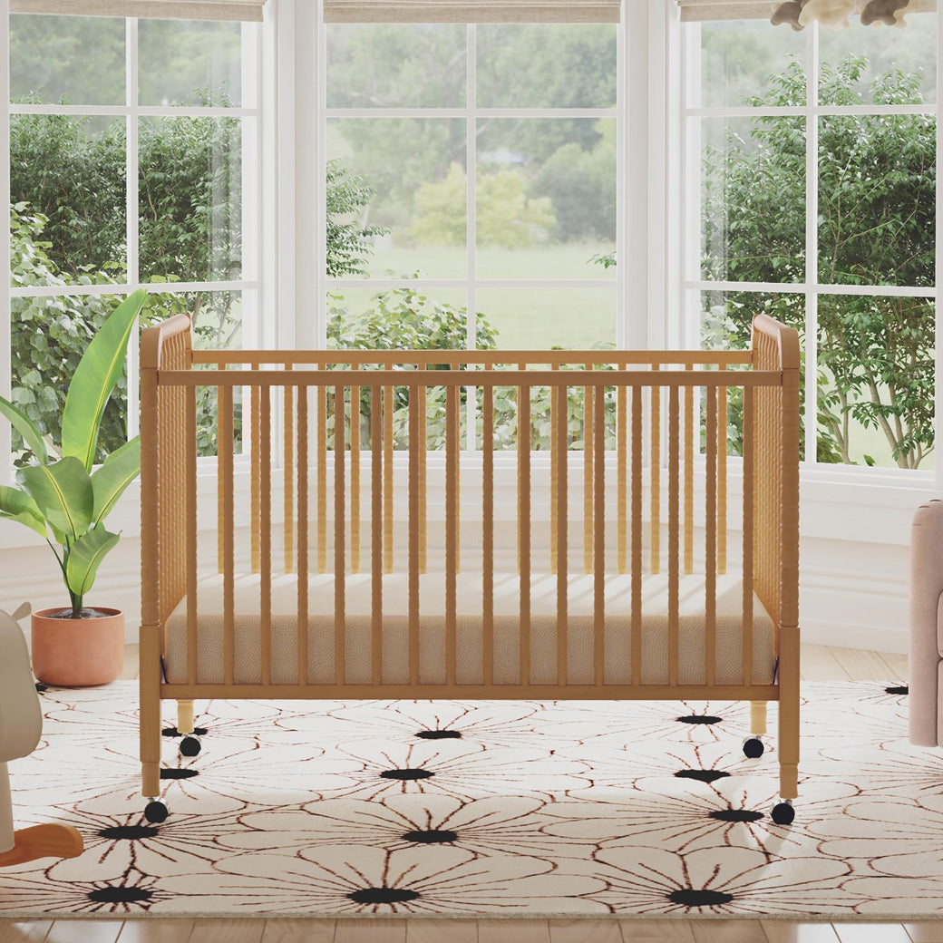 DaVinci Jenny Lind 3 in 1 Convertible Crib Modern Nursery