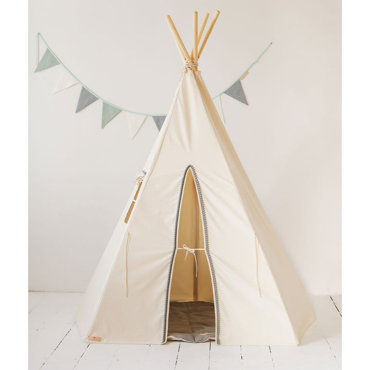 Teepee with Pompoms and Mat Set