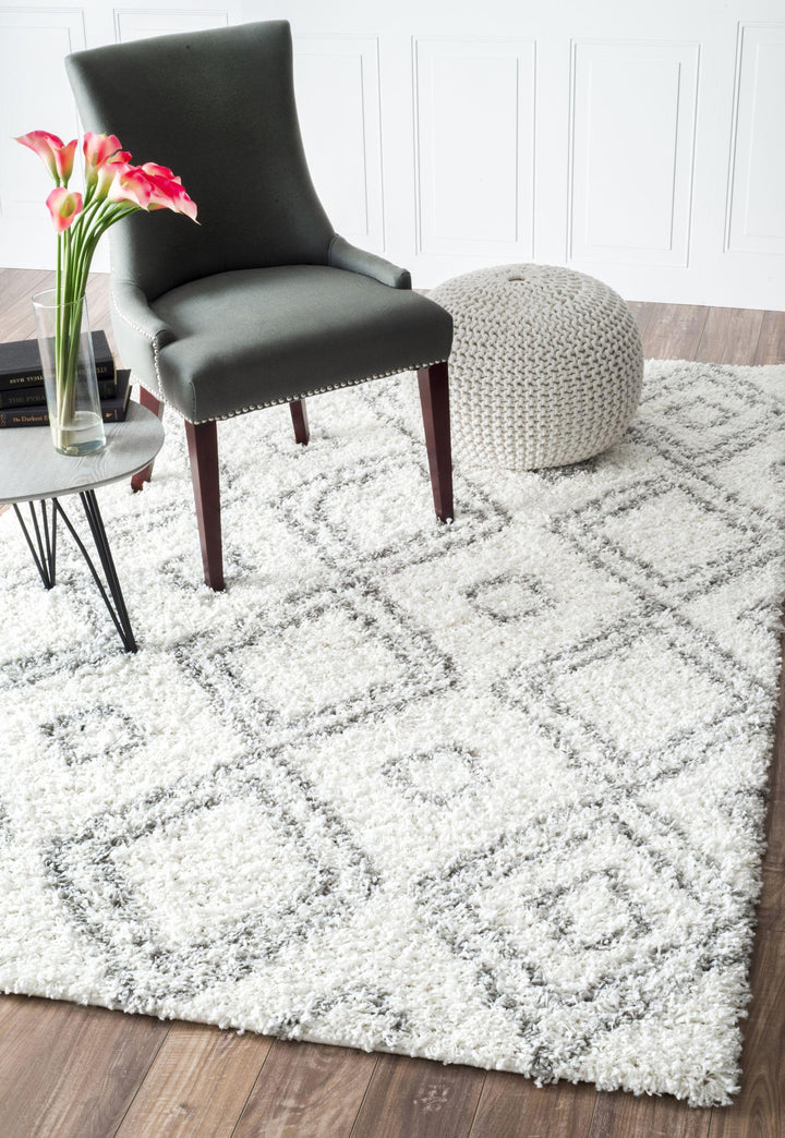 Iola Easy Shag Rug in White